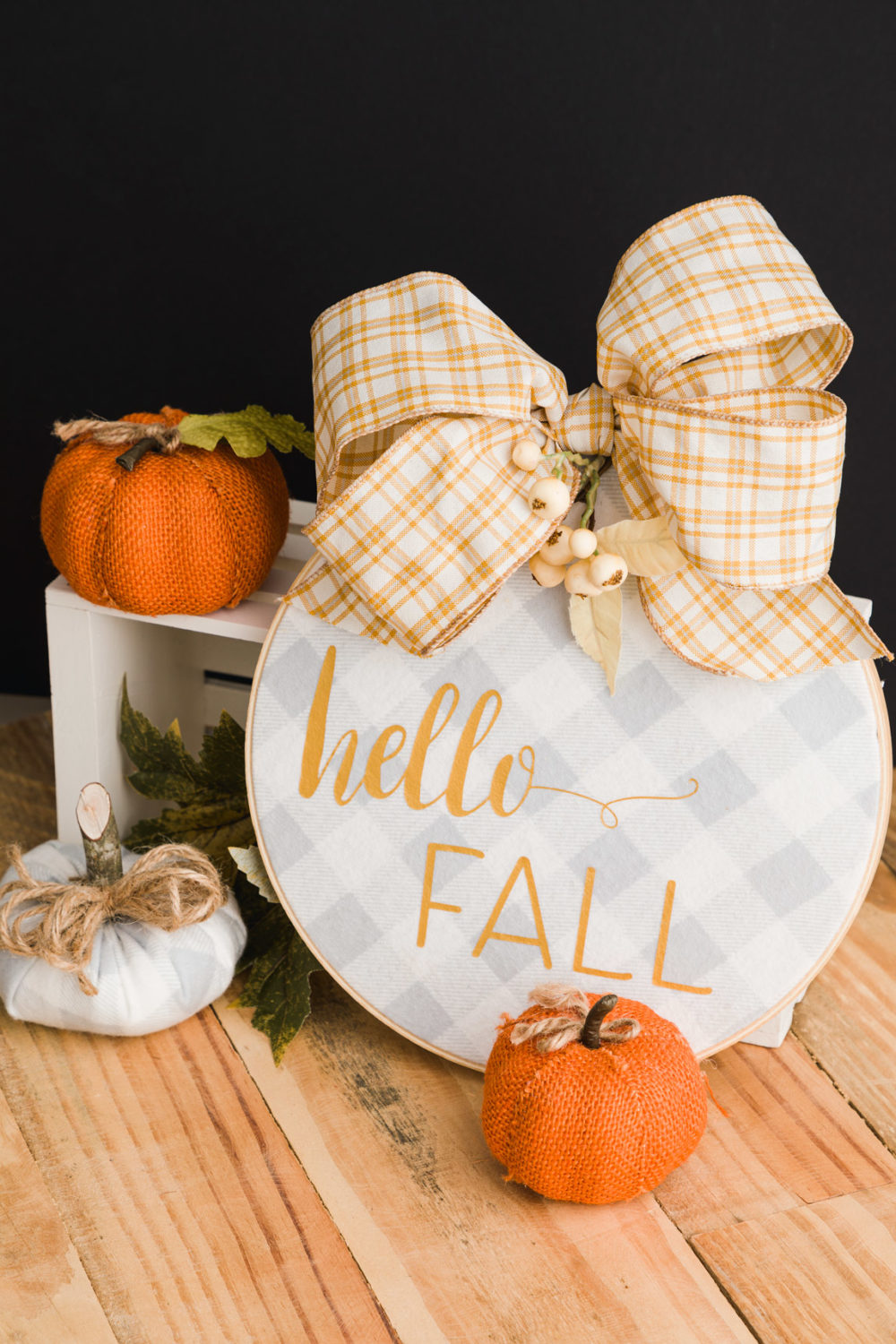 Discover the charm of fall door hangers with ideas for autumn wreaths, fall door decor, and more. Transform your home with these DIY autumn door hangers.