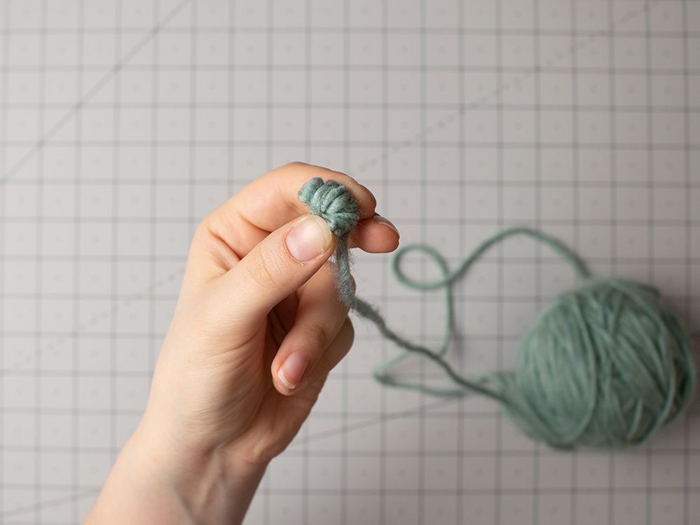 How to roll yarn into a ball 