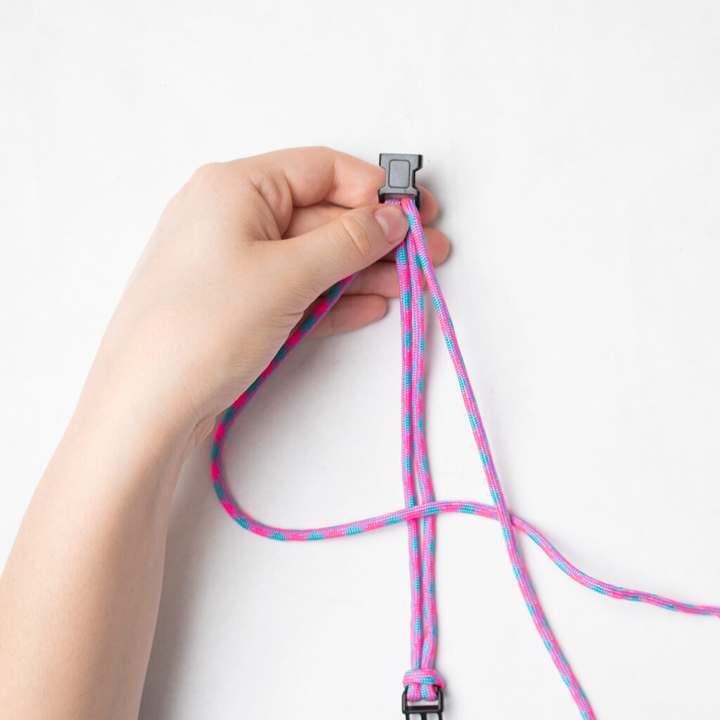 How To Make a Paracord Bracelet - Olivia OHern