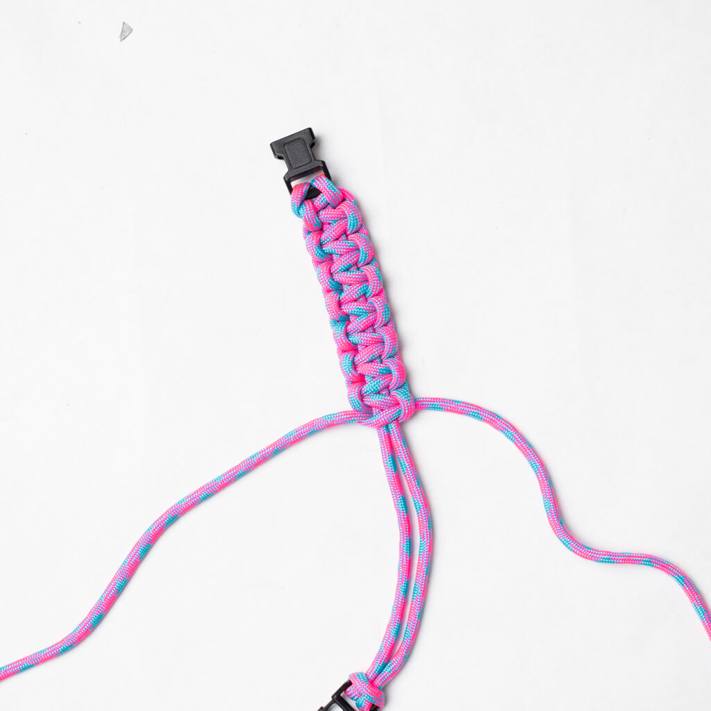 How To Make a Paracord Bracelet - Olivia OHern
