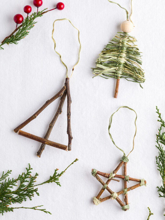How to Make Natural Christmas Ornaments